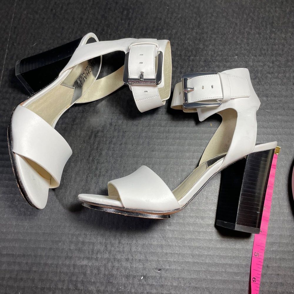 Michael Kors White Leather 4” heeled sandal 5.5M EUC WORN ONLY ONCE PRICE FIRM!! - Picture 7 of 13